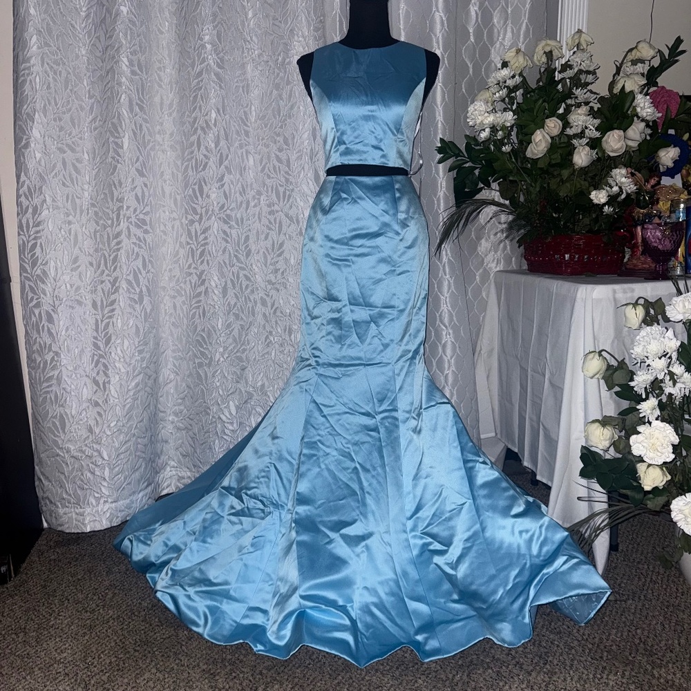 Two Piece Set Mermaid Style Size 2 On Blue Sherri Hill NWT Formal Prom Dress New